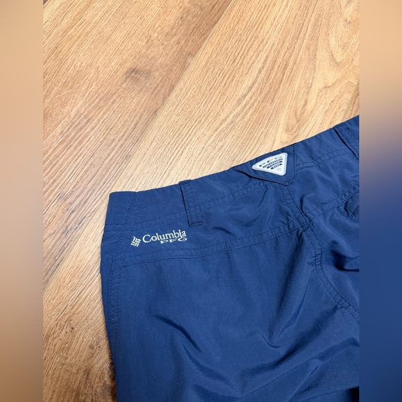 Columbia PFG Women’s Aruba Roll Up Pants in Navy OMNI-Shield - Picture 9 of 11